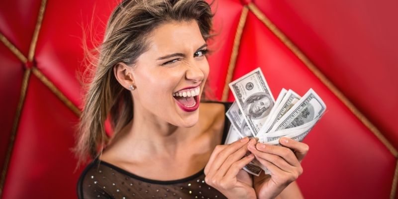 8XX hoàn nạp 5% là gì?