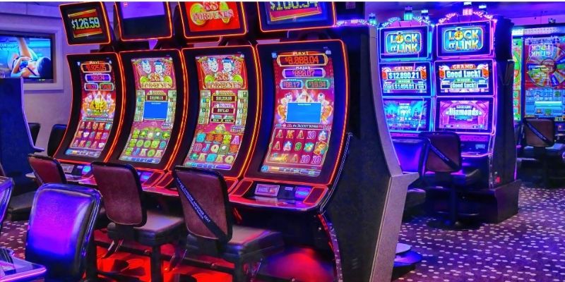 Giao diện bắt mắt và chủ đề rực rỡ sắc màu